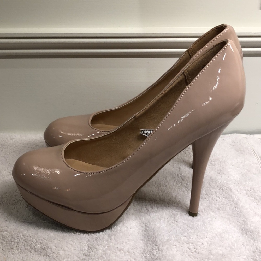 Women’s Mossimo brand shoes - size 8.5